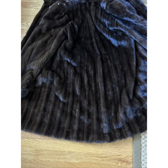 Mink Fur Coat Size L/XL dark brown cuffs ,wide collar print lining euc SEE MEASU - Picture 16 of 16